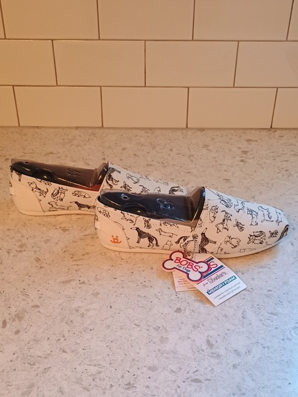 NWT Woman's Size 6.5 Skechers BOBS For Dogs Canvas Slip On Past Season Release